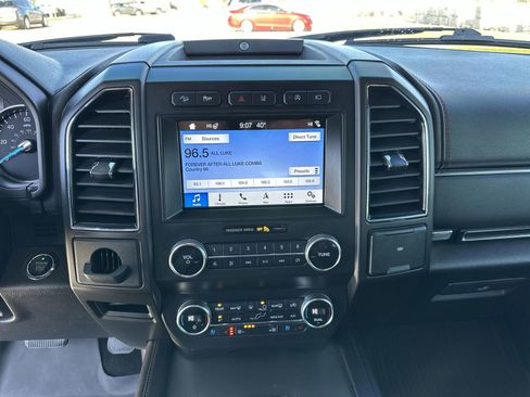 Used 2019 Ford Expedition Max Limited w/ Equipment Group 303A AWD/4WD image 13