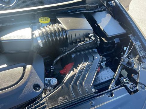 Used 2022 Chrysler Pacifica Touring-L image 28