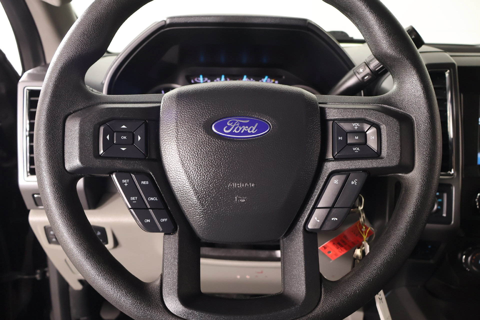 Used 2018 Ford F250 XLT w/ XLT Premium Package AWD/4WD image 3