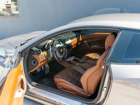 Used 2012 Ferrari FF AWD/4WD image 48