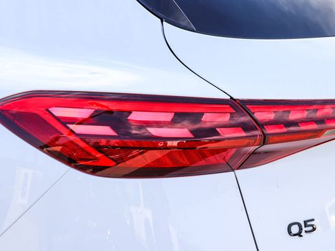 New 2025 Audi Q5 Premium image 12