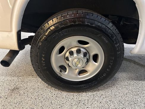 Used 2022 Chevrolet Express 2500 w/ Driver Convenience Package image 27