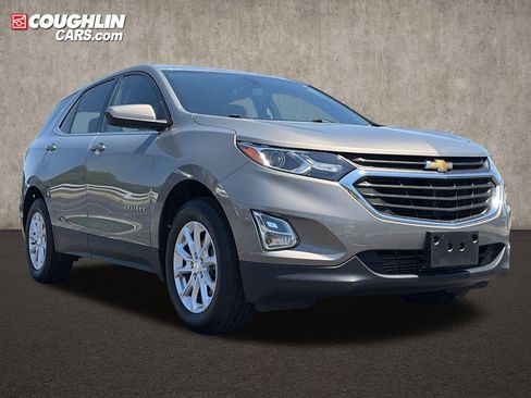 Used 2018 Chevrolet Equinox LT FWD image 1