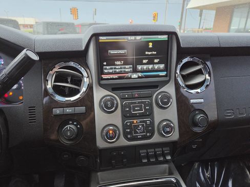 Used 2016 Ford F250 Platinum w/ FX4 Off-Road Package image 31