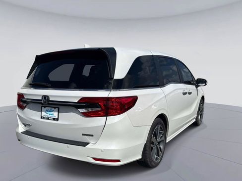 Used 2023 Honda Odyssey Touring image 4