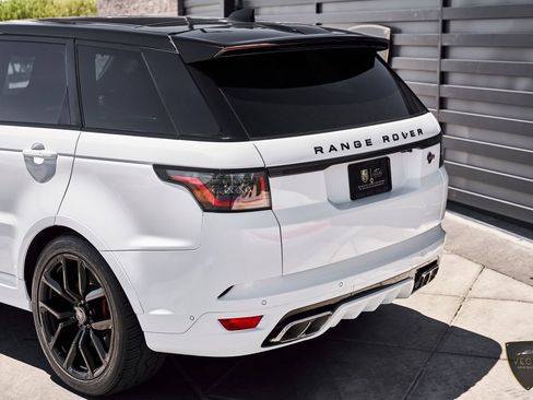 Used 2022 Land Rover Range Rover Sport SVR AWD/4WD image 12