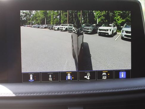 Used 2022 Chevrolet Tahoe LT w/ LT Signature Package RWD image 62