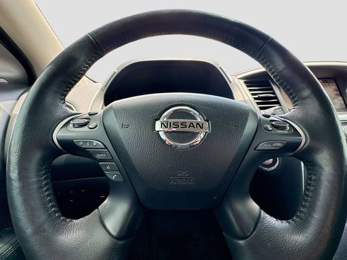 Used 2019 Nissan Pathfinder SL FWD image 28