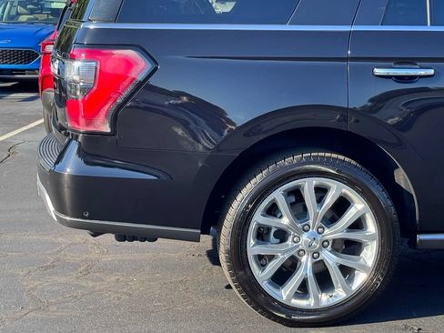Used 2019 Ford Expedition Limited w/ Equipment Group 302A AWD/4WD image 50