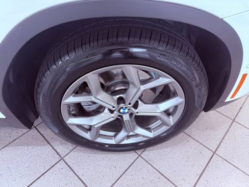 Used 2022 BMW X4 xDrive30i w/ Parking Assistance Package AWD/4WD image 17