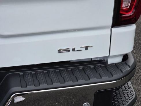 New 2026 GMC Sierra 1500 SLT AWD/4WD image 6