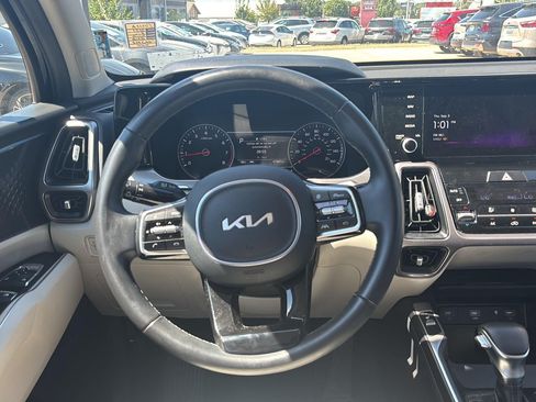 Used 2023 Kia Sorento S FWD image 8