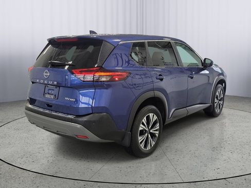 Used 2023 Nissan Rogue SV AWD/4WD image 2