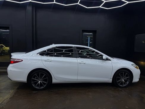 Used 2016 Toyota Camry XSE w/ Moonroof Package FWD image 10