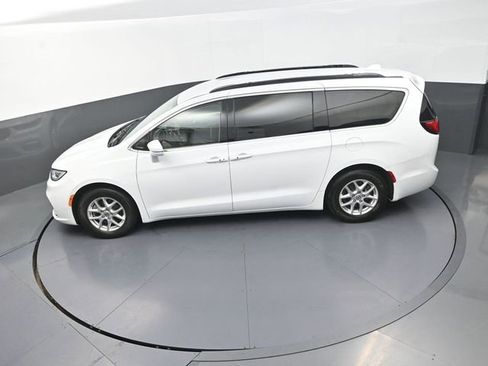 Used 2022 Chrysler Pacifica Touring-L FWD image 14