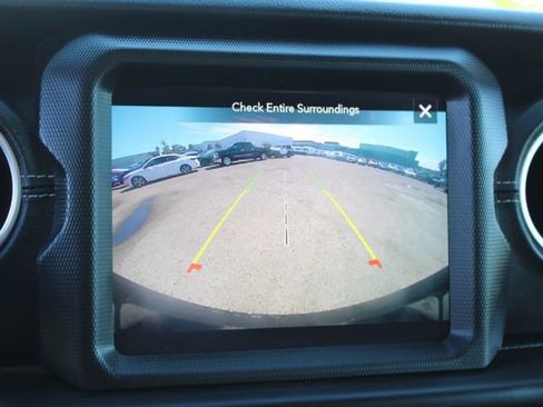 Used 2023 Jeep Wrangler Unlimited Sahara w/ Cold Weather Group AWD/4WD image 24