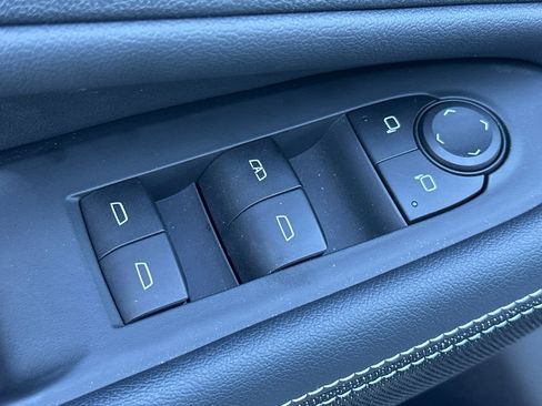 Used 2026 Chevrolet Blazer EV LT image 13