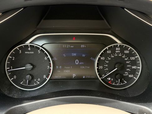 Used 2017 Nissan Murano SV FWD image 19