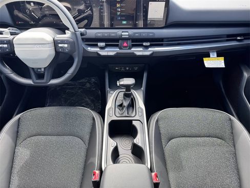 New 2025 Kia K4 GT-Line image 28