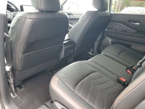 Certified 2023 Nissan Pathfinder Platinum w/ Cargo Package AWD/4WD image 33