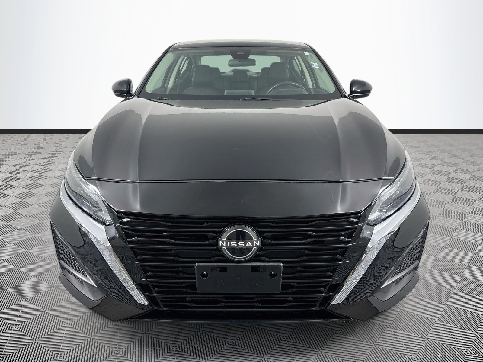 Used 2023 Nissan Altima 2.5 SV FWD image 2
