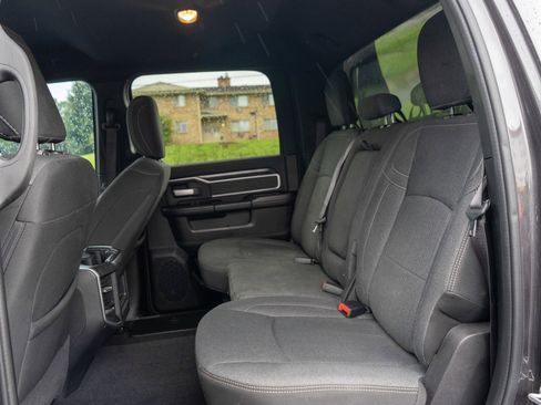 Used 2019 RAM 2500 Big Horn w/ Night Edition AWD/4WD image 28