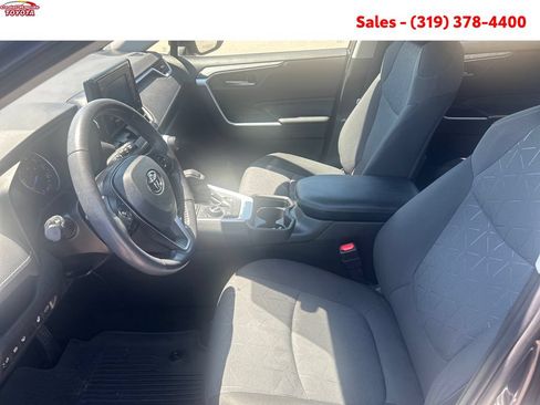 Certified 2021 Toyota RAV4 XLE w/ Convenience Package AWD/4WD image 12