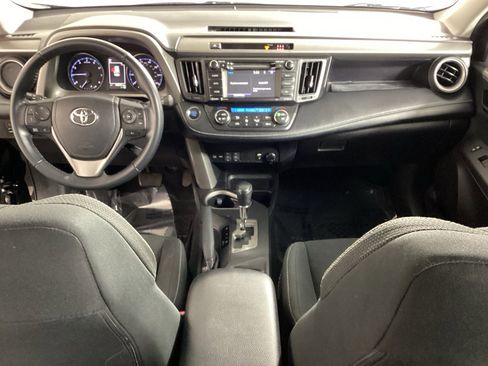 Used 2018 Toyota RAV4 XLE image 18
