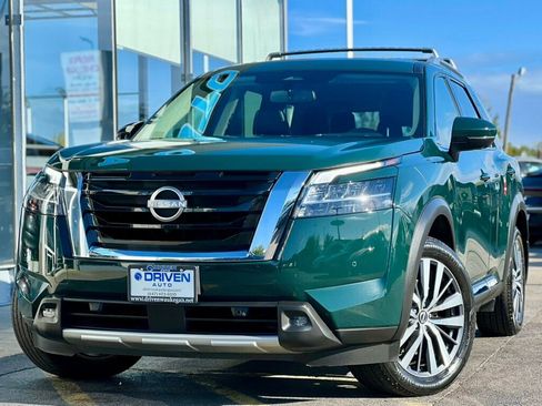 Used 2022 Nissan Pathfinder Platinum w/ Cargo Package image 29