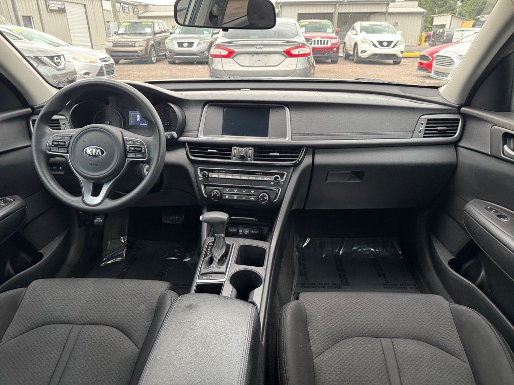 Used 2017 Kia Optima LX w/ Convenience Plus Package FWD image 10