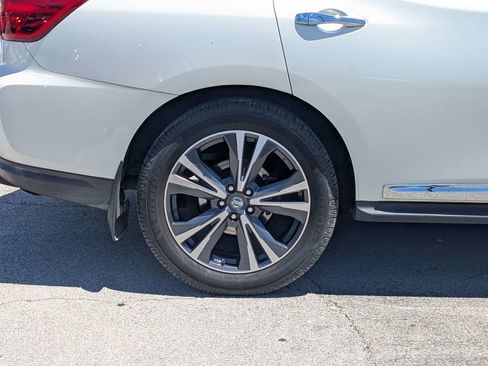 Used 2017 Nissan Pathfinder Platinum FWD image 11