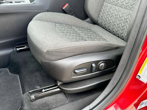 Used 2024 Chevrolet Equinox LT image 18