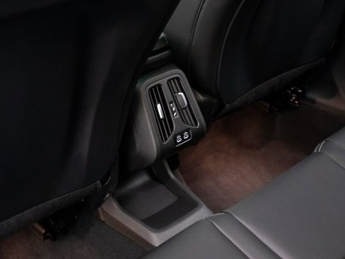 Certified 2025 BMW X2 xDrive28i w/ Premium Package image 20