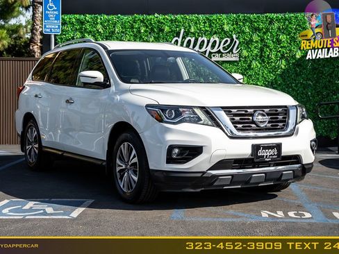 Used 2017 Nissan Pathfinder SL w/ SL Tech Package FWD image 3