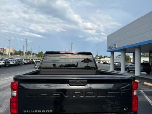 Used 2023 Chevrolet Silverado 2500 LT AWD/4WD image 4