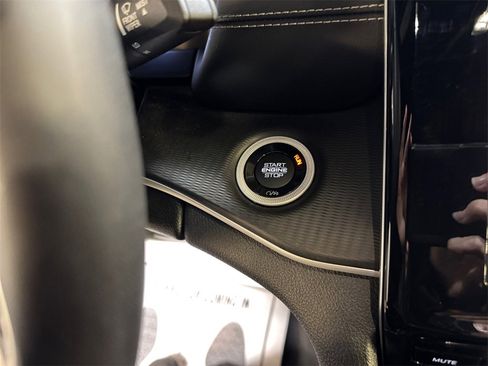 Used 2023 Jeep Grand Cherokee L Laredo image 29