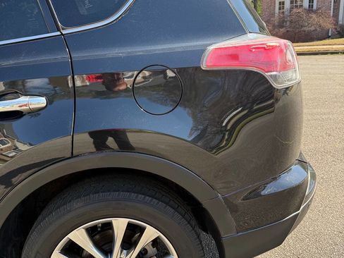 Used 2017 Toyota RAV4 Limited image 37