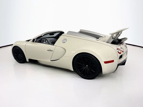 Used 2011 Bugatti Veyron AWD/4WD image 7