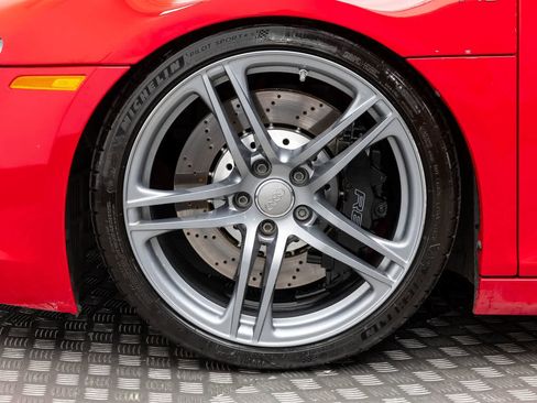 Used 2011 Audi R8 V10 AWD/4WD image 8