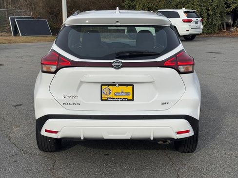 Used 2024 Nissan Kicks SR image 25