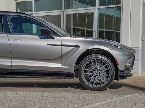 New 2026 Aston Martin DBX 707 image 6