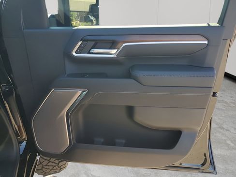 New 2025 GMC Sierra 2500 Denali w/ Denali Reserve Package image 13