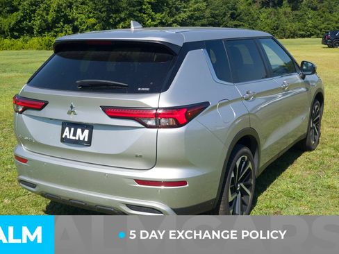 Used 2024 Mitsubishi Outlander SE AWD/4WD image 3