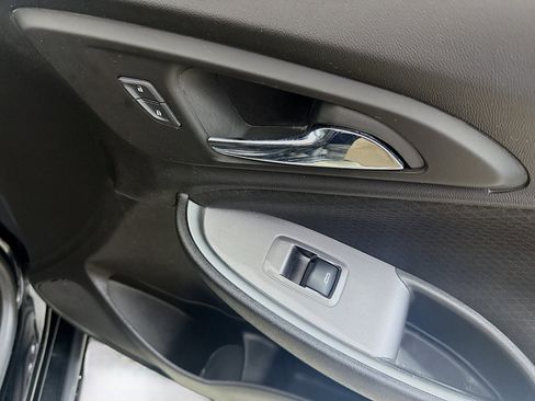 Used 2023 Chevrolet Malibu LT image 31