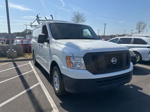 Used 2017 Nissan NV 2500 SV image 4