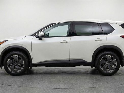 Used 2025 Nissan Rogue SV AWD/4WD image 5