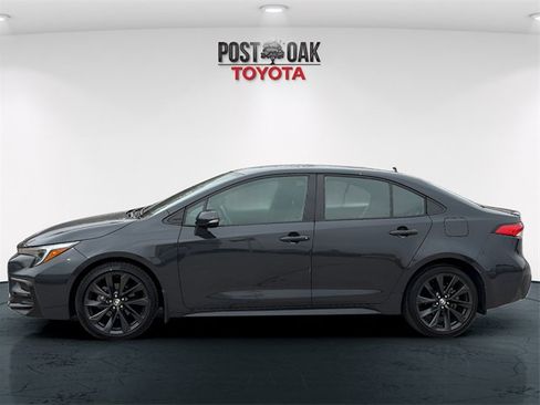 Used 2024 Toyota Corolla SE w/ SE Premium Package image 4