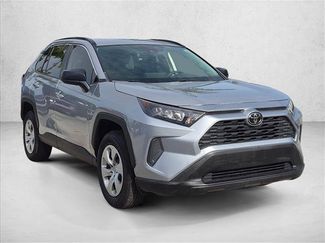 Used 2020 Toyota RAV4 LE AWD/4WD video 3