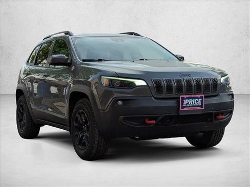 Used 2019 Jeep Cherokee Trailhawk AWD/4WD image 3
