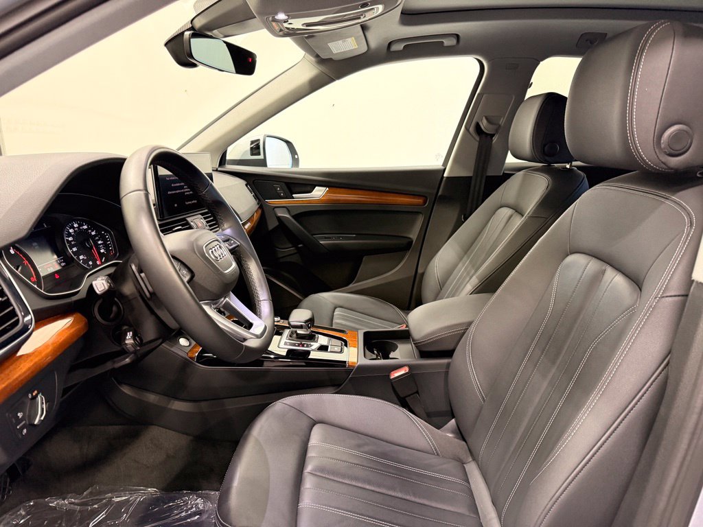 Used 2023 Audi Q5 2.0T Premium w/ Convenience Package AWD/4WD image 12